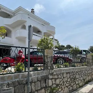 https://villa-west-point.hotels-in-trogir.com